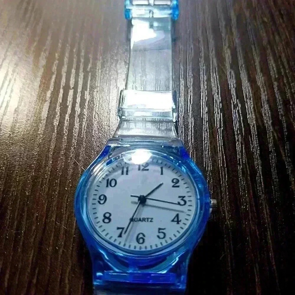 Blue quartz watch - Picture 2 of 6